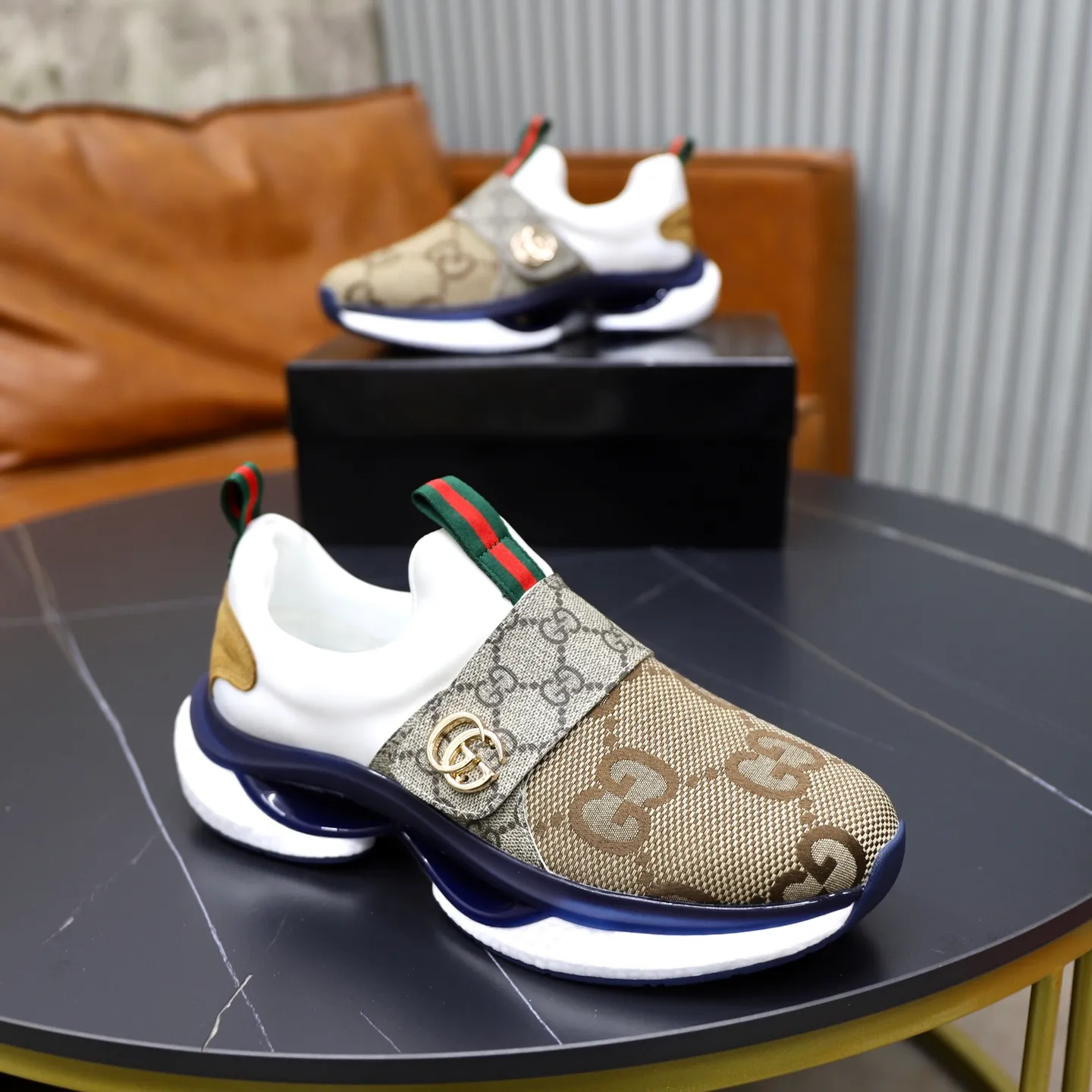 Ex-factory price: 442💰🙅‍♂️🙅‍♂️🙅‍♂️ Brand: GUCCI Standard code: 38-44 (45 customized) Grade: Same as the official website Material: Original leather splicing, comfortable and breathable lining, original wear-resistant outsole Style category: Men's fashionable casual shoes, running shoes, noble luxury brand elements, top luxury Color: actual picture color